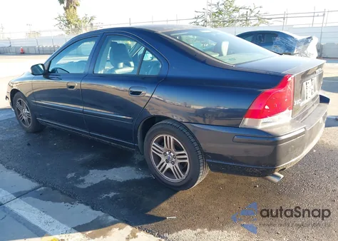 2008 Volvo S60 2.5T z USA, uszkodzony, nr VIN YV1RS592182696011